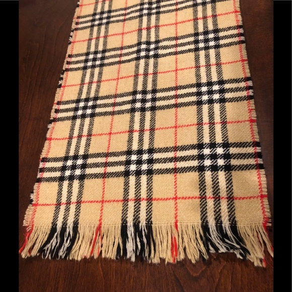 Burberry Accessories - Vintage Burberry Nova check scarf.